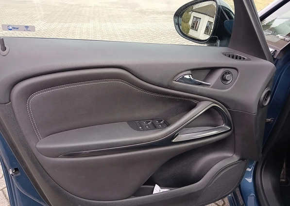Opel Zafira cena 58000 przebieg: 110000, rok produkcji 2016 z Głogów małe 562